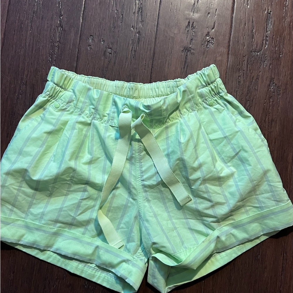 Lululemon shorts with pockets